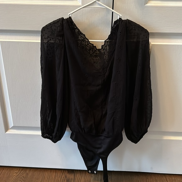 Express Black Top - Picture 2 of 7